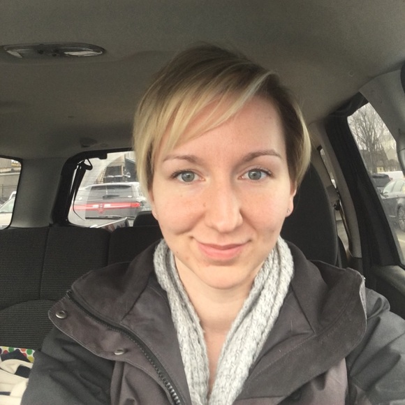 Meet your Posher, Leandra - Picture 1 of 1